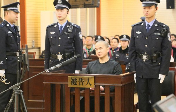 Ээжийнхээ өшөөг 22жилийн дараа авсан хүү